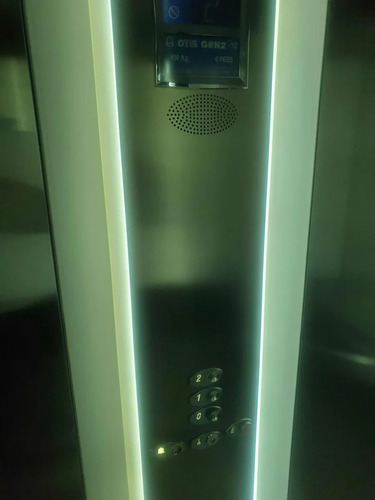 Vendo Apartamento En Malvin Sur, 2 Dorm. , 2 Baños Y Garage