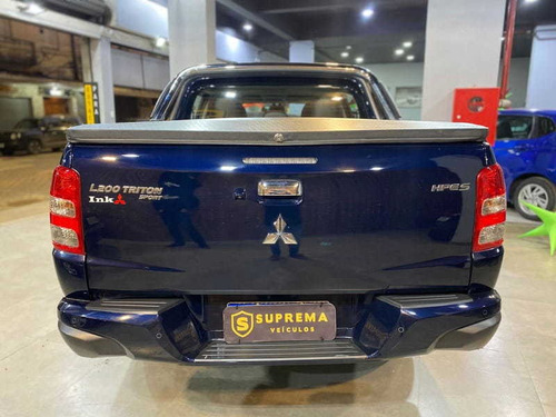 Imagem 4 de 11 de Mitsubishi Triton 2.4 16v Turbo Diesel Sport Hpe Top 4p 4x4