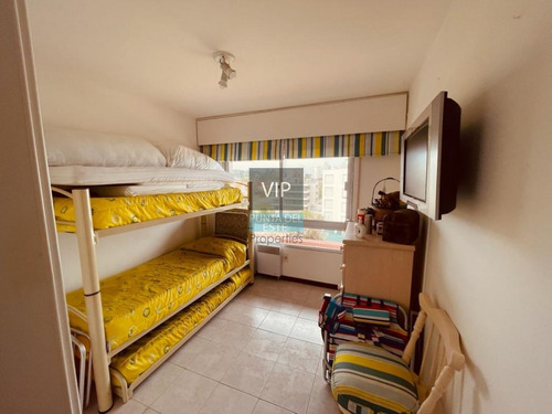 Vendo Penthouse En Playa Mansa- Ref: 541