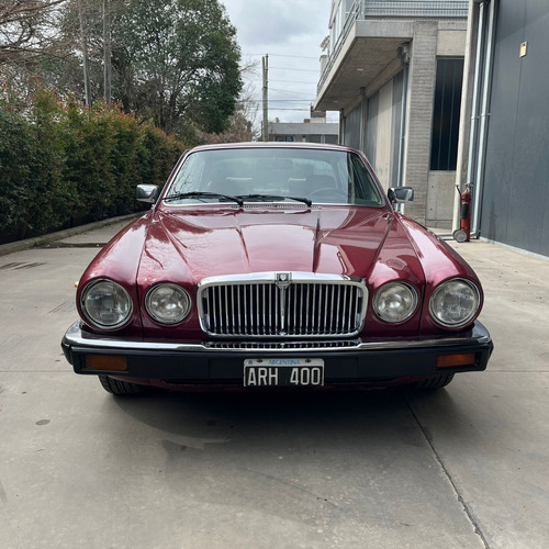 Jaguar Xj6