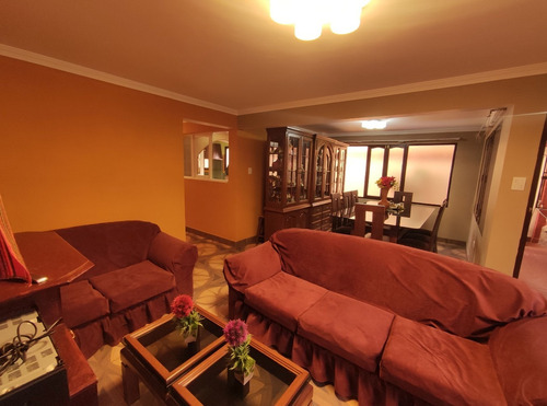 Imagen 4 de 11 de 247.000 $us Amplia Casa Multifamiliar Sobre Av Circunvalacio