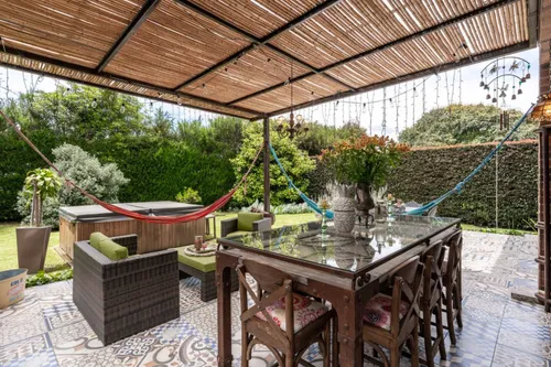 Casa En Venta En El Tejar. Cod V8390