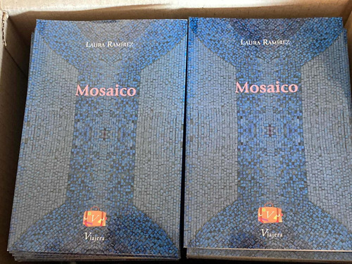 Imagen 2 de 3 de Libro Mosaico De Laura Ramírez Poesía Microrrelatos Viajera