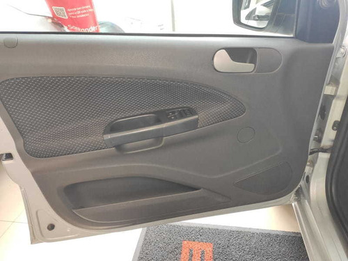 Imagem 9 de 15 de Volkswagen Gol 1.6 Tl Mc S 2015
