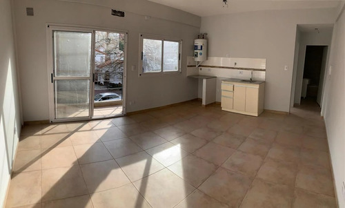 Imagen 8 de 8 de Departamento 2 Ambientes Con Balcon Al Frente En Portela 95 Lomas De Zamora