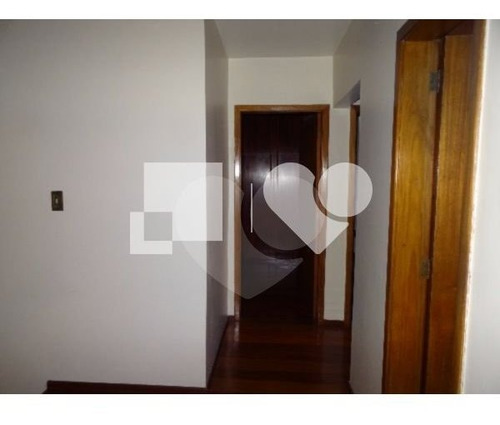 Imagem 8 de 20 de Casa De 2 Pavimentos Com Piscina. - Reo418191