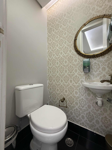 Sala Com Recepção Consultorio E Sala De Procedimento
