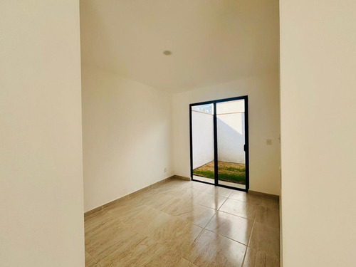 Casa En Venta Ubicada En Fraccionamiento Parque La Rayana Ii, Lomas De Angelópolis 3 Jj