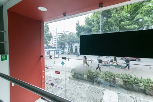 Local En Arriendo/venta En Chico Norte Ii. Cod V1103006