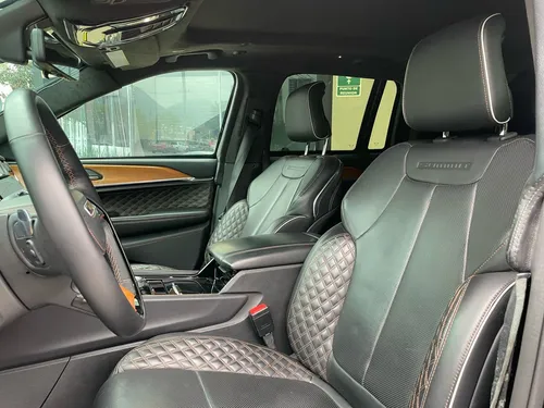 Jeep Grand Cherokee 5.7 V8 Summit 4x4 At