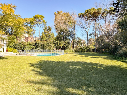 Casa En Venta De 1800 M2 De Lote Y 550 M2 Cubiertos En La Horqueta