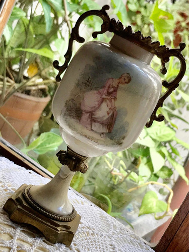 Imagen 2 de 10 de Antigua Pequeña Ánfora De Porcelana Francesa Sevres