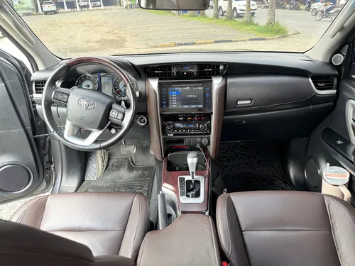Toyota Fortuner 2.7 SRV