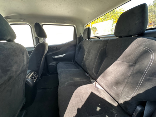 Nissan Np300 Doble Cabina