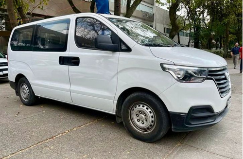 Hyundai Starex 2.4 12 Pasajeros Mt