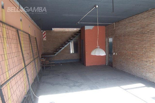Imagen 2 de 11 de Propiedad Comercial Y/o Industrial Desarrollada En Dos Plantas.