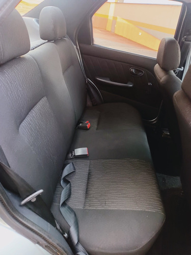 Fiat Siena 1.0 Fire Flex 4p