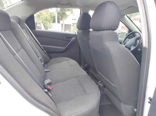 Imagen 12 de 14 de Chevrolet Aveo 2016
