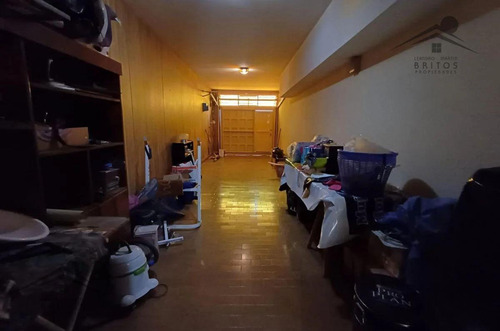 Venta De Imponente Y Solido Chalet En El Centro De Ramos Mejía!