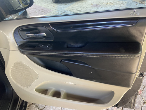 Dodge Grand Caravan 3.7 Sxt At