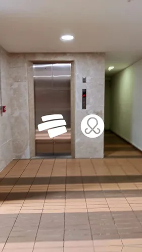 Apartamento Con Parqueadero Privado Y Cuarto Útil.