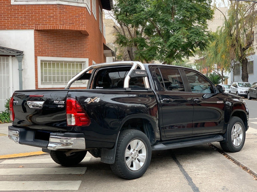 Imagen 5 de 13 de Toyota Hilux 2.8 Cd Srv 177cv 4x4 At