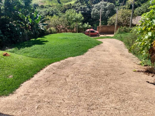 Vende Se Chácara Com 700 Mtr Localizado Em Socorro