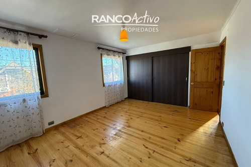 Venta De Amplia Casa 4 Dorm Y 4 Baños En Los Angeles