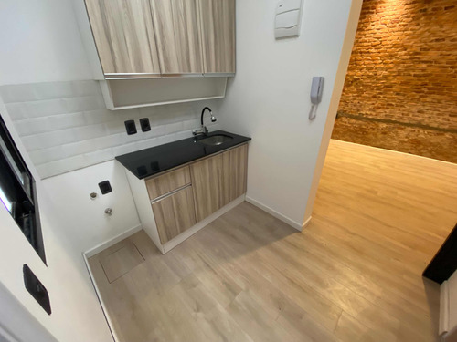 Apartamento Monoambientes En Alquiler Tres Cruces // Cordon
