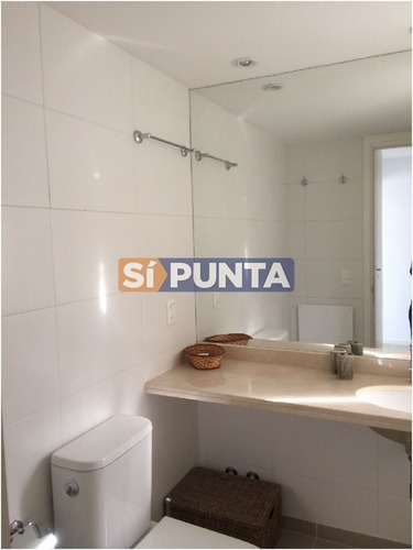Imagen 17 de 24 de Apartamento En Edificio Con Todos Los Servicios