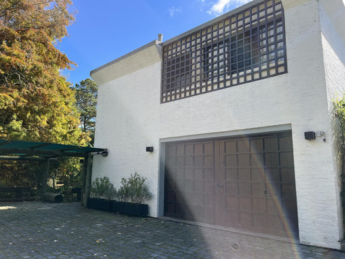 Venta De Casa En Barrio El Golf De Punta Del Este, Maravillosa Casa De Lujo