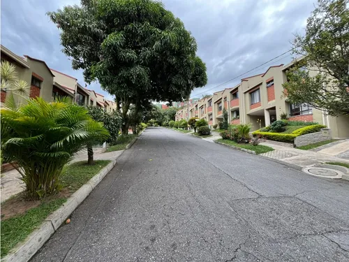 Tu Hogar Soñado Con Excelente Ubicación En Envigado!