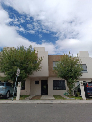 Venta Casa En Rincones Del Marquez, Qro