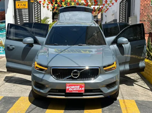 Volvo XC40 T4 MOMENTUM 2.0 AT