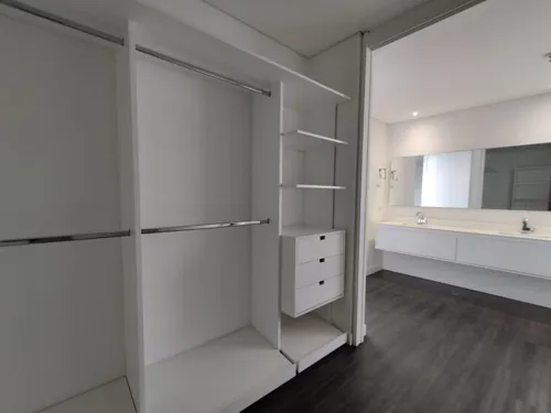 Apartamento En Venta En Los Balsos. Cod V17044