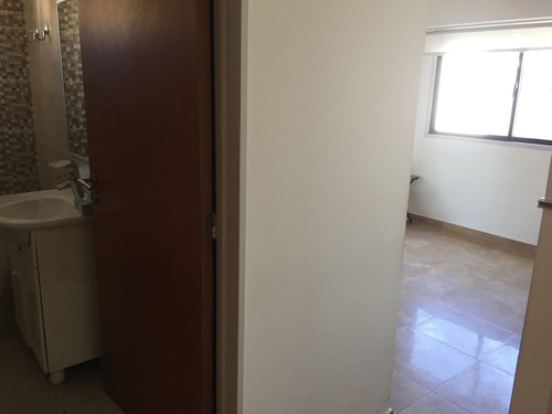 Venta 2 Amb. Con Balcón, Pileta, Muy Luminoso