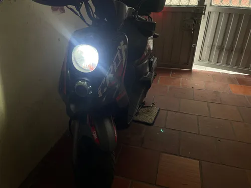 Sym Crox 150 R 2019, Color Negro/rojo, Maletero