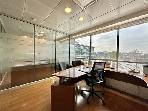 Portal La Dehesa / Oficinas / Tres Estacionamientos