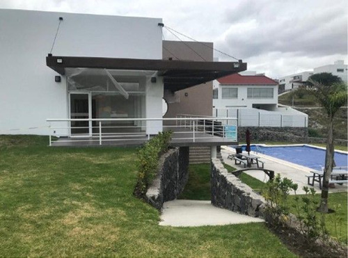 Residencia En Misión San Jerónimo, 4 Habitaciones, Estudio, Cto Serv, Jardín..