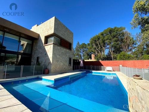 Imagen 27 de 30 de Casa De Categoría En Venta, Villa Belgrano, Córdoba. 4 Dormitorios