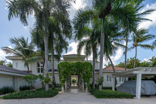 Lujosa Villa En Punta Cana De 8 Habitaciones