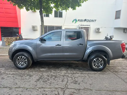Nissan NP300 Frontier 2.5 Cd 4X4 Se Mt 4P