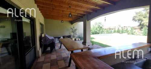 Campo Daromy | Casa En Venta 3 Dormitorios En Pb