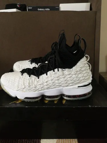 Gold lebrons 15 hot sale