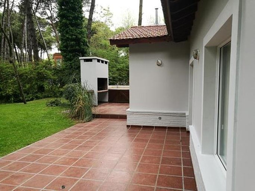 Imagen 5 de 18 de Casa Frente A La Reserva