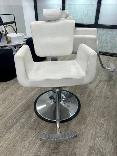 Silla De Peluqueria Blanca De Cuero 