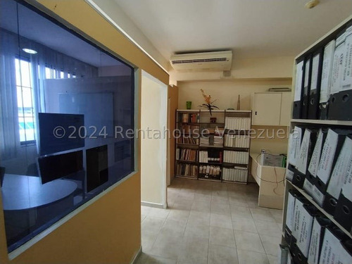 Sara Pastran Vende Oficina En El Centro De Barquisimeto En Torre Financiera Amplias, Cómodas Y Seguras (son 2 Oficinas Pegadas) Código 25-4173 Sps