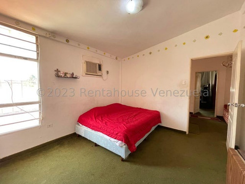 Urb. San Jacinto Casa En Venta