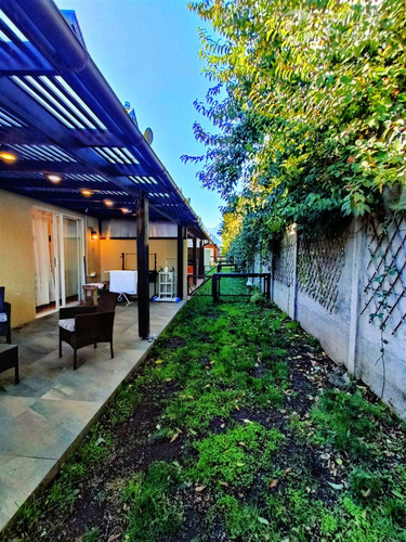 Casa En Venta De 4 Dorm. En Pucón