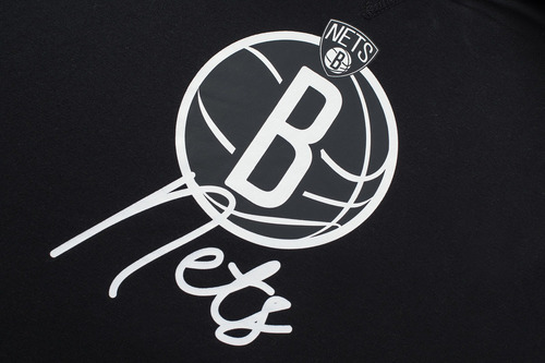 Imagen 3 de 3 de Poleron Capucha Crop Nba Nets Negro Mujer